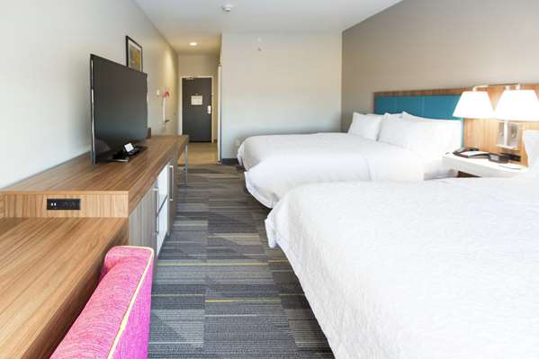  - Hampton Inn Mustang