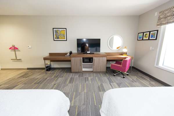  - Hampton Inn Mustang