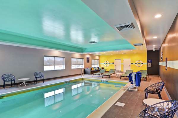 Pool - Tru by Hilton Hotel Shepherdsville