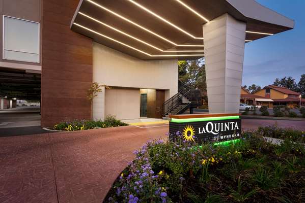 Exterior view - La Quinta Inn & Suites Clovis
