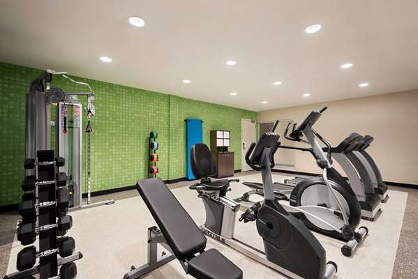 Fitness/ Exercise Room - La Quinta Inn & Suites Clovis
