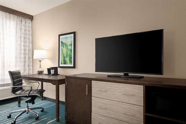  - La Quinta Inn & Suites Clovis