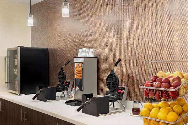  - La Quinta Inn & Suites Clovis