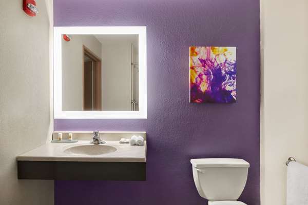  - La Quinta Inn & Suites Lackawanna