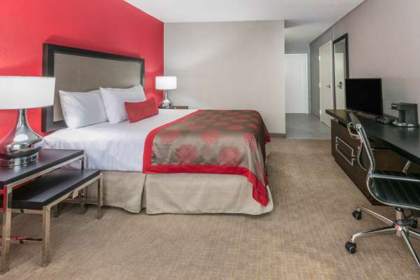  - Ramada Inn Texarkana - I-30, Exit 223