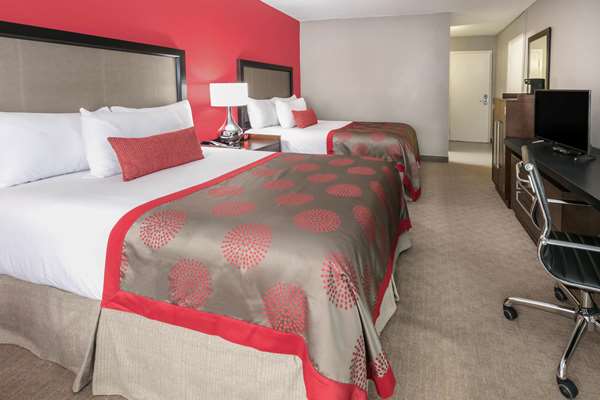  - Ramada Inn Texarkana - I-30, Exit 223