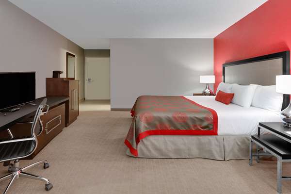Suite - Ramada Inn Texarkana - I-30, Exit 223