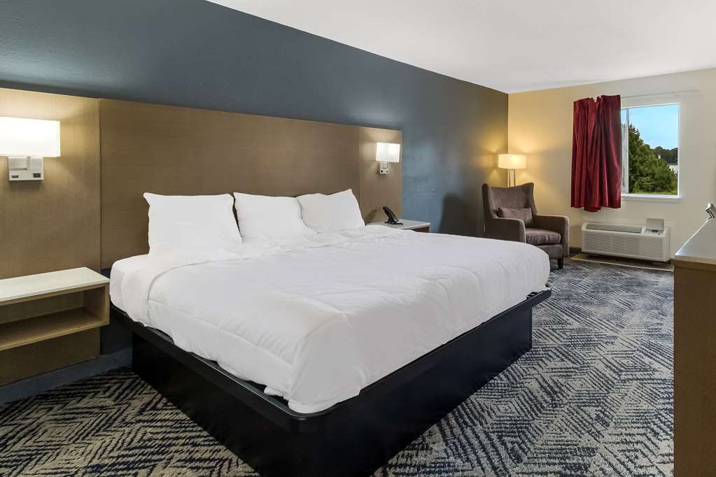 ECONO LODGE CHERRY POINT-guestroom-Guest Room,On-Site.jpg