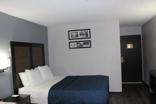  - SureStay Hotel by Best Western Cedar Rapids