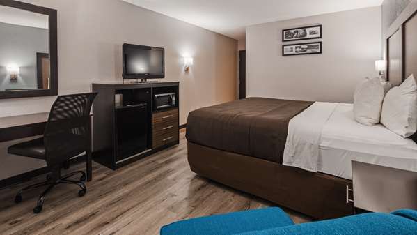  - SureStay Hotel by Best Western Cedar Rapids