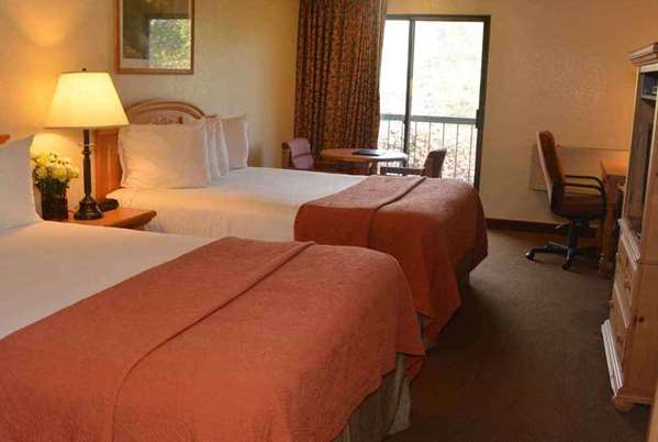  - Baymont Inn & Suites Yakima - I-82, Exit 33