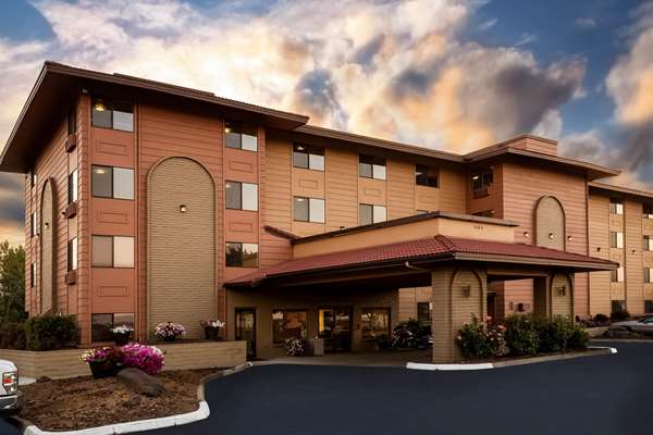 Exterior view - Baymont Inn & Suites Yakima - I-82, Exit 33