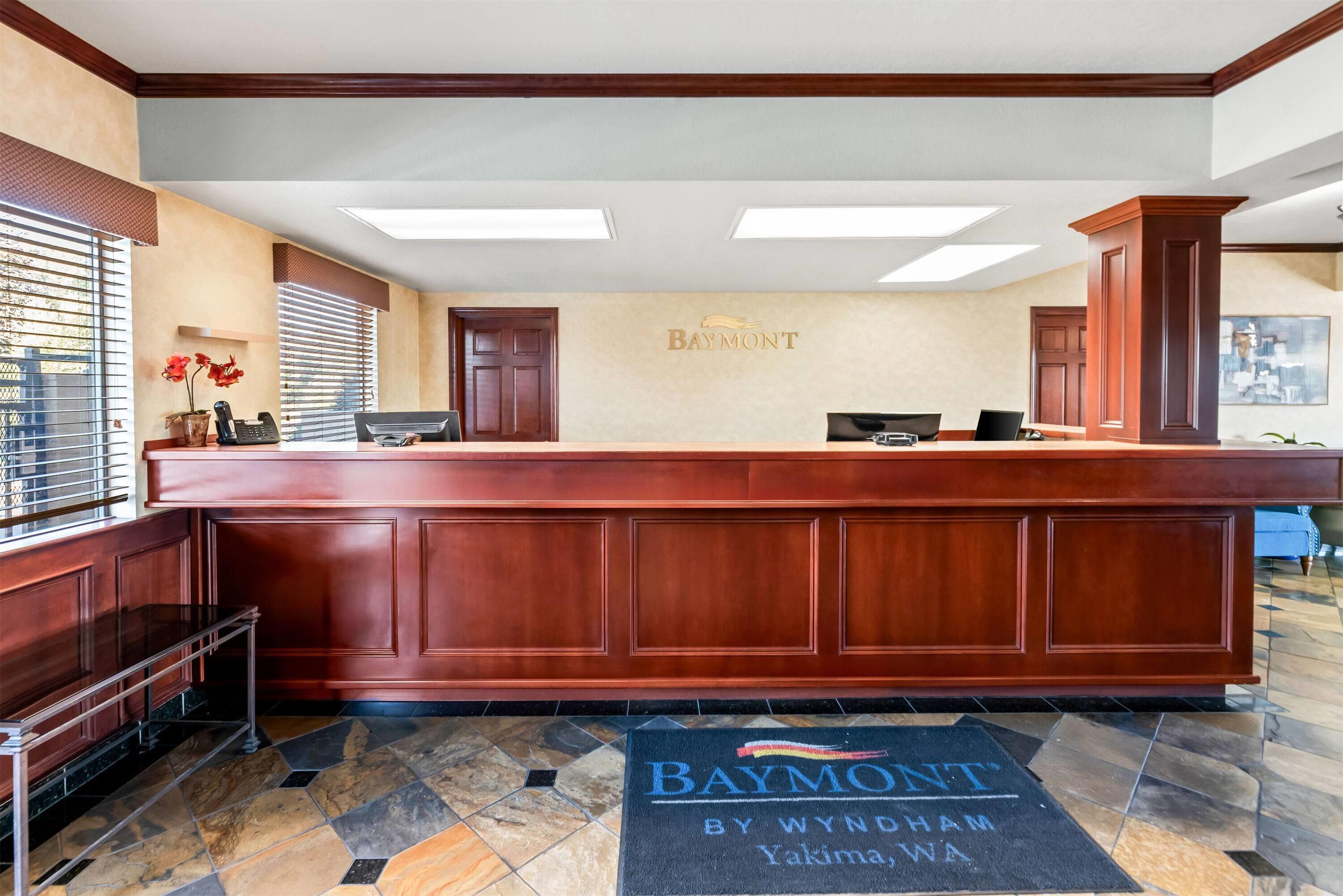 Lobby | Baymont by Wyndham Yakima Riverfront