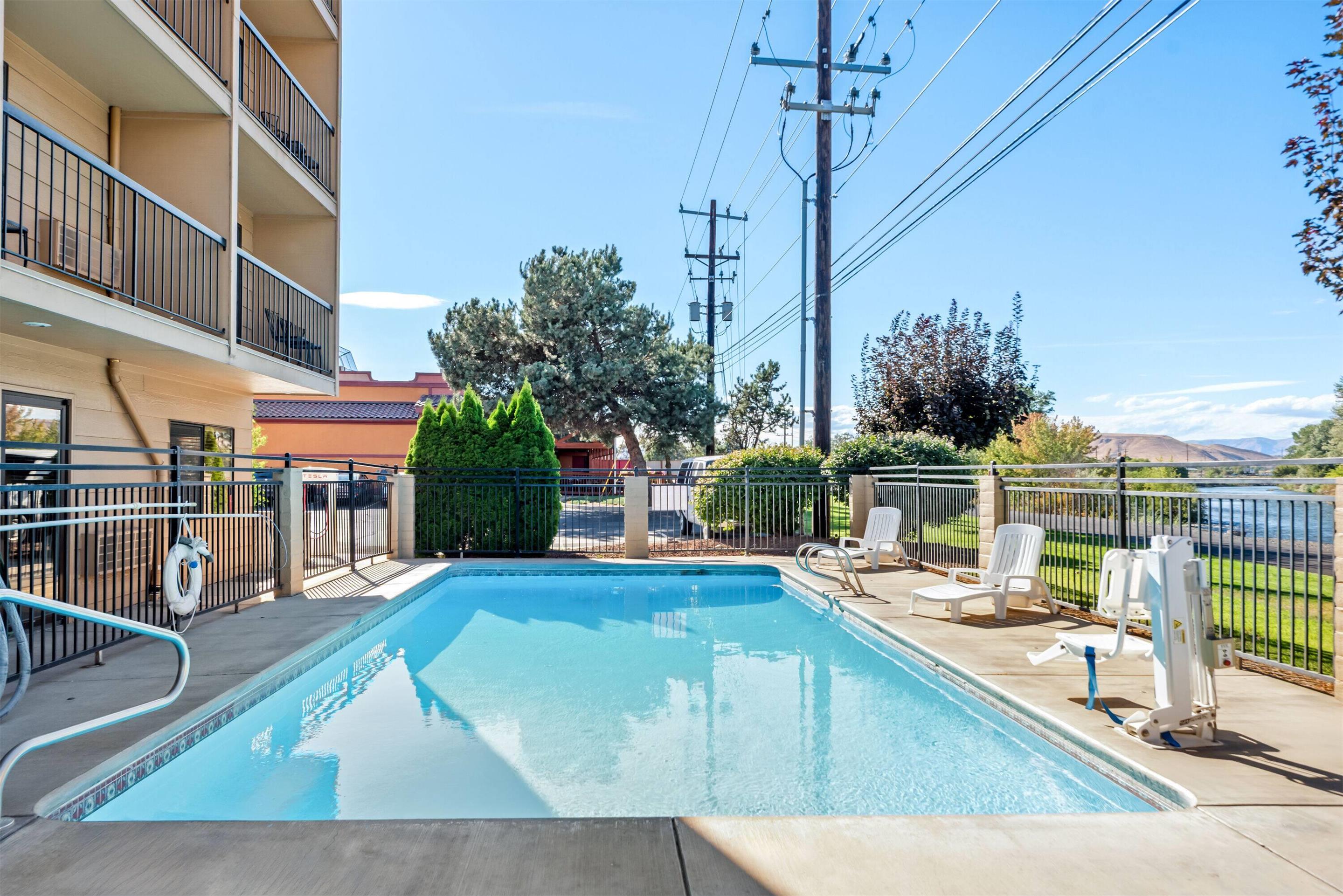 Pool | Baymont by Wyndham Yakima Riverfront