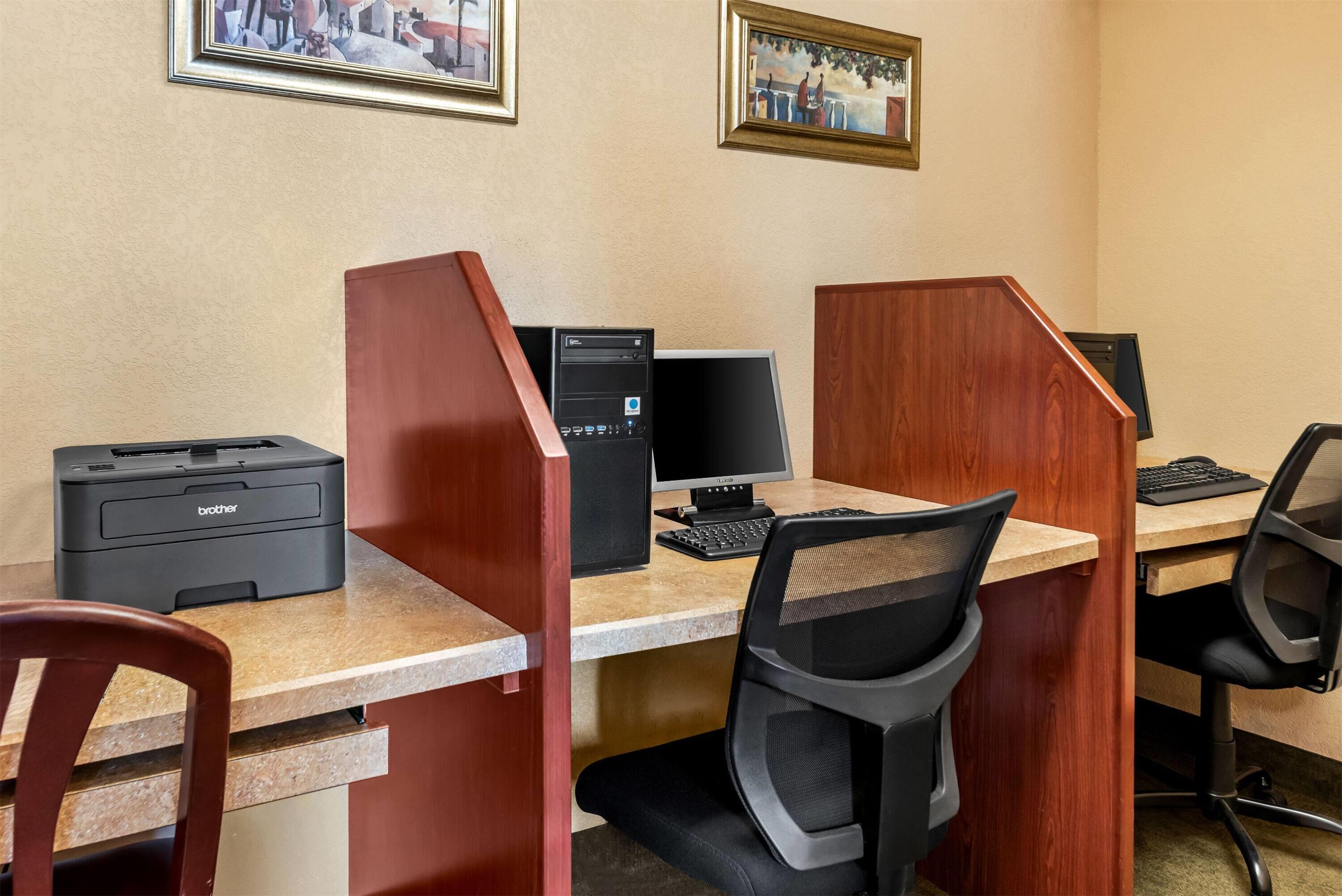 Business Center | Baymont by Wyndham Yakima Riverfront