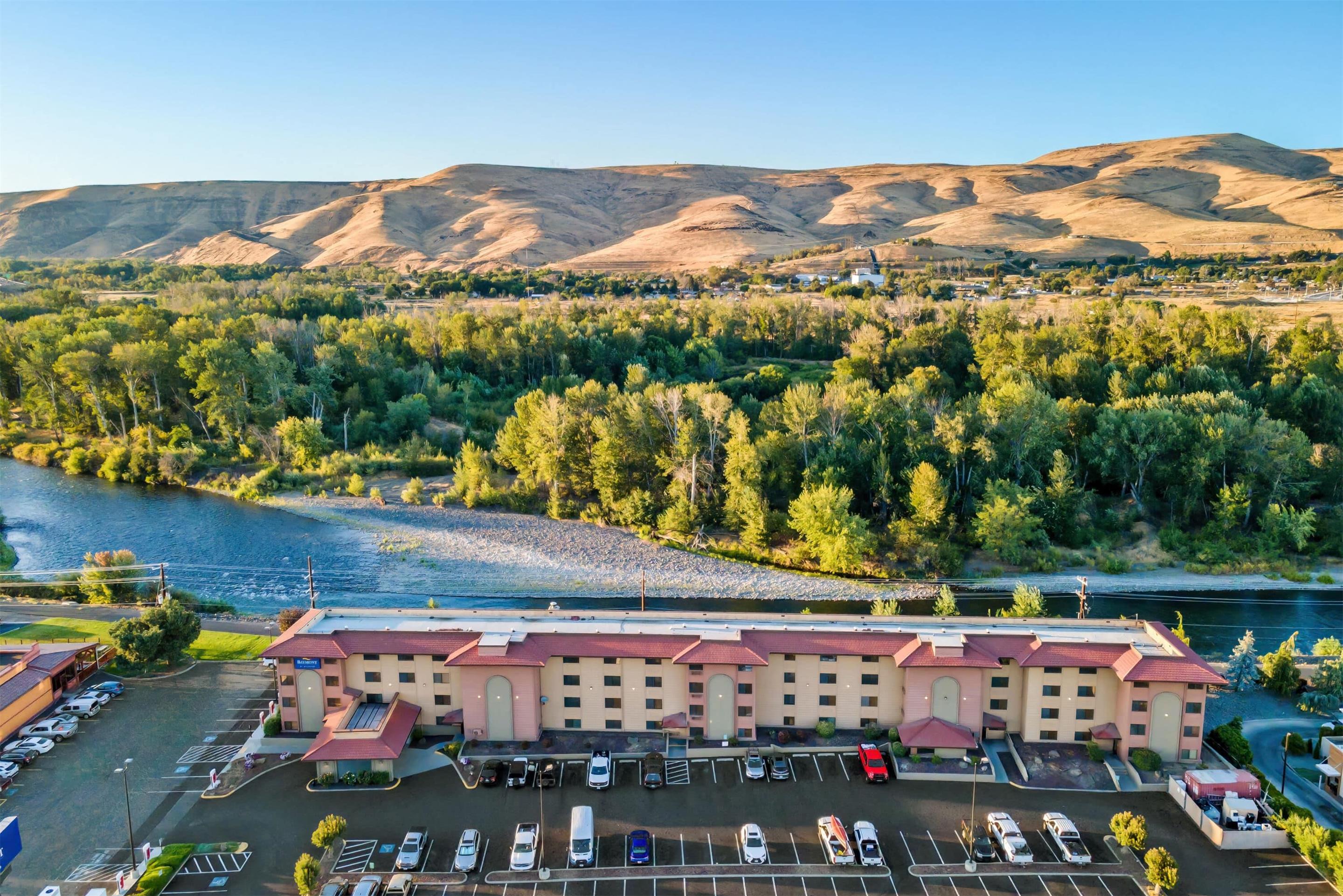 Exterior | Baymont by Wyndham Yakima Riverfront