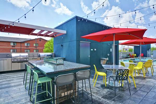 Pool - Home2 Suites by Hilton Bedford