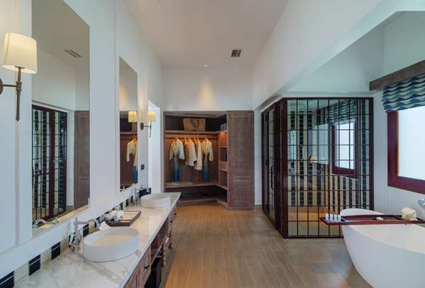 SAII LAGOON MALDIVES CRUIO COLLECTION BY HILTON - Photo 47