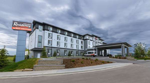 Exterior view - Best Western Plus Executive Residency North City View Calgary