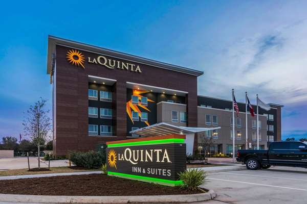 Exterior view - La Quinta Inn & Suites Spring