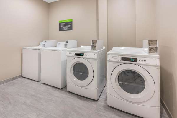 Amenities - La Quinta Inn & Suites Spring