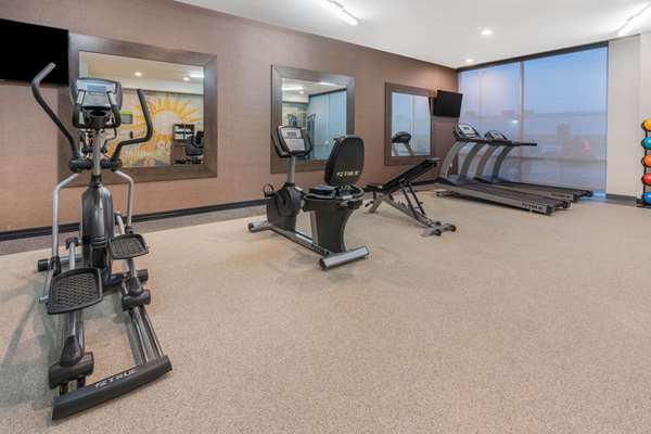 Fitness/ Exercise Room - La Quinta Inn & Suites Spring