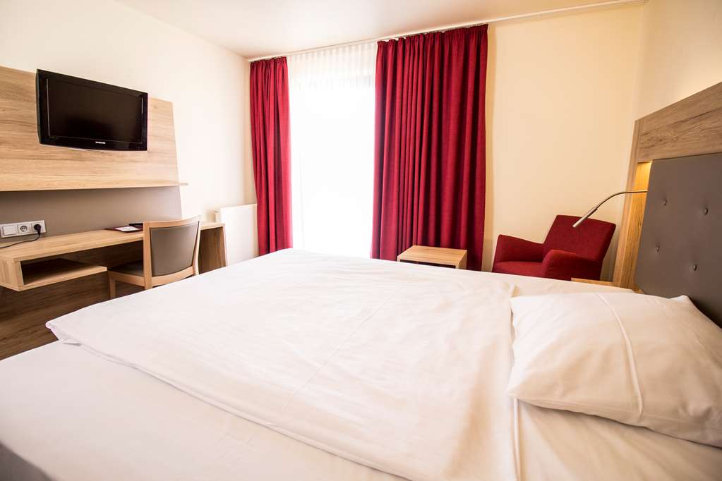 ARVENA PARK Hotel-guestroom-Guest Room,Bed,Bedding,Guest Room Amenity,TV and multimedia,Indoor/Interior,On-Site,View from room.jpg