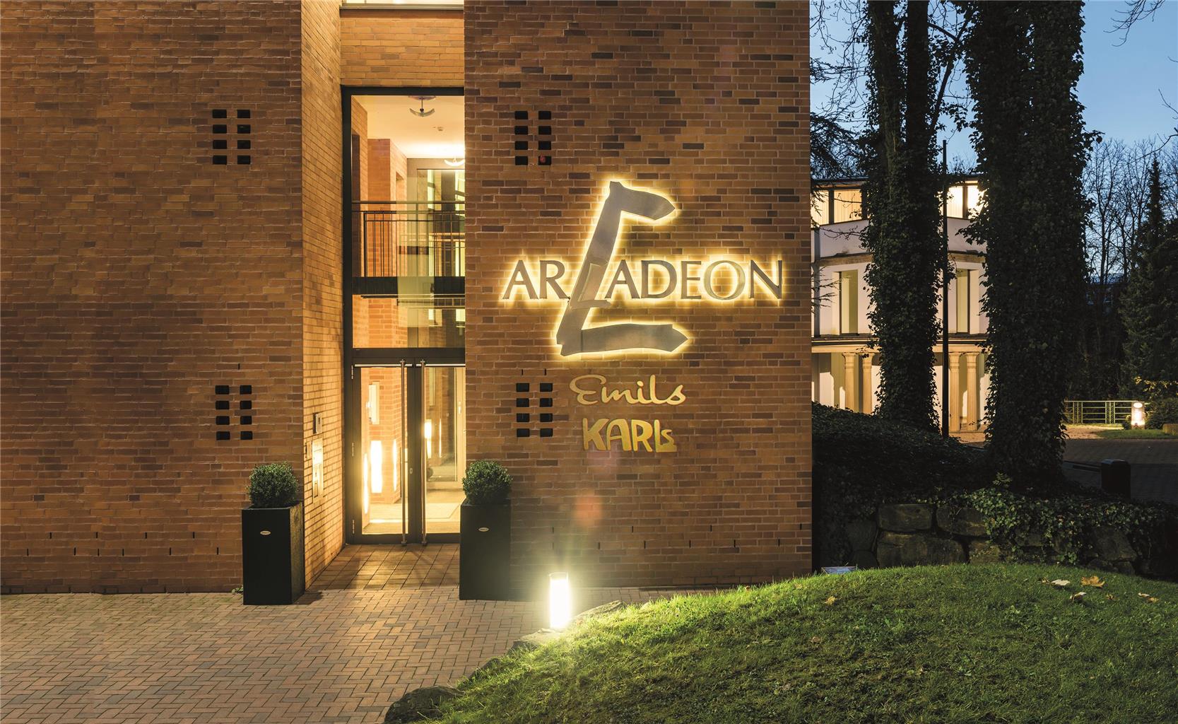 Arcadeon Hotel