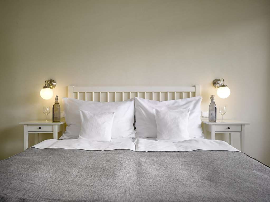 Hotel La Romantica-guestroom-Guest Room,On-Site.jpg
