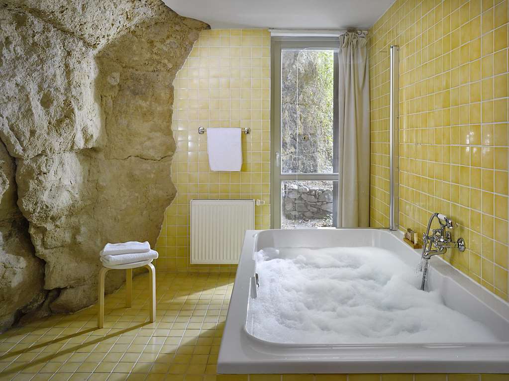 Hotel La Romantica-guestroom-Guest Room,Bathroom,On-Site.jpg