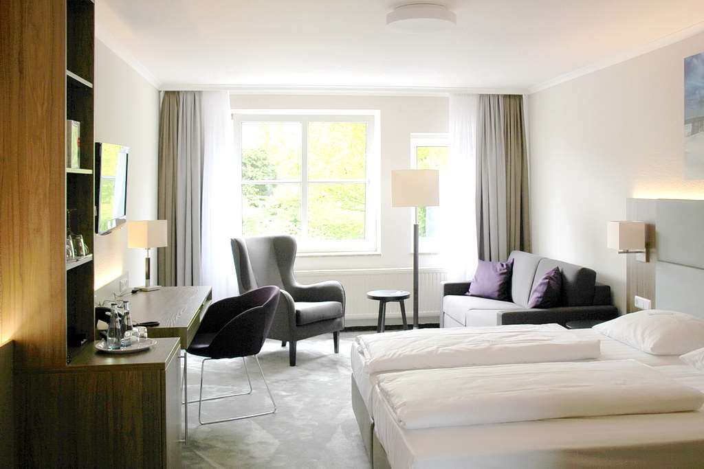 Upstalsboom Parkhotel-guestroom-Guest Room,On-Site.jpg