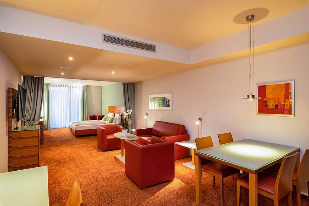 Schlosshotel Hellenstein-guestroom-Guest Room,Suite,On-Site.jpg