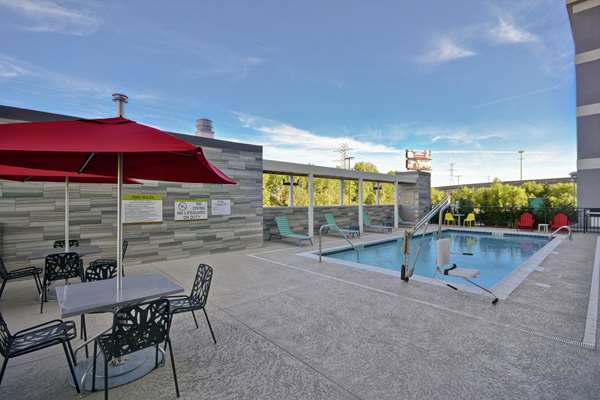 Pool - Home2 Suites by Hilton Clarksville