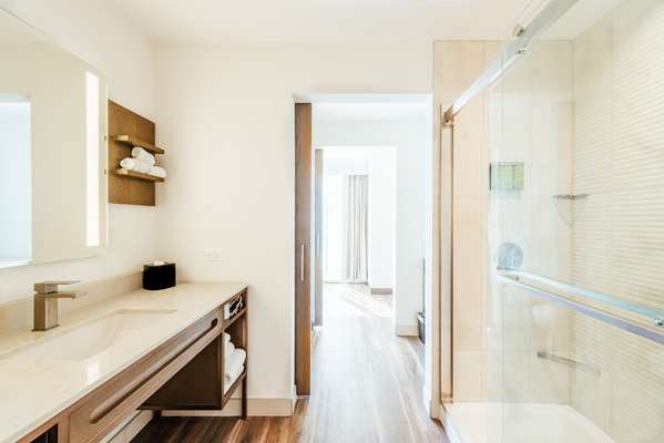  - Hilton Garden Inn Union Station Denver - I-25, Exit 212C