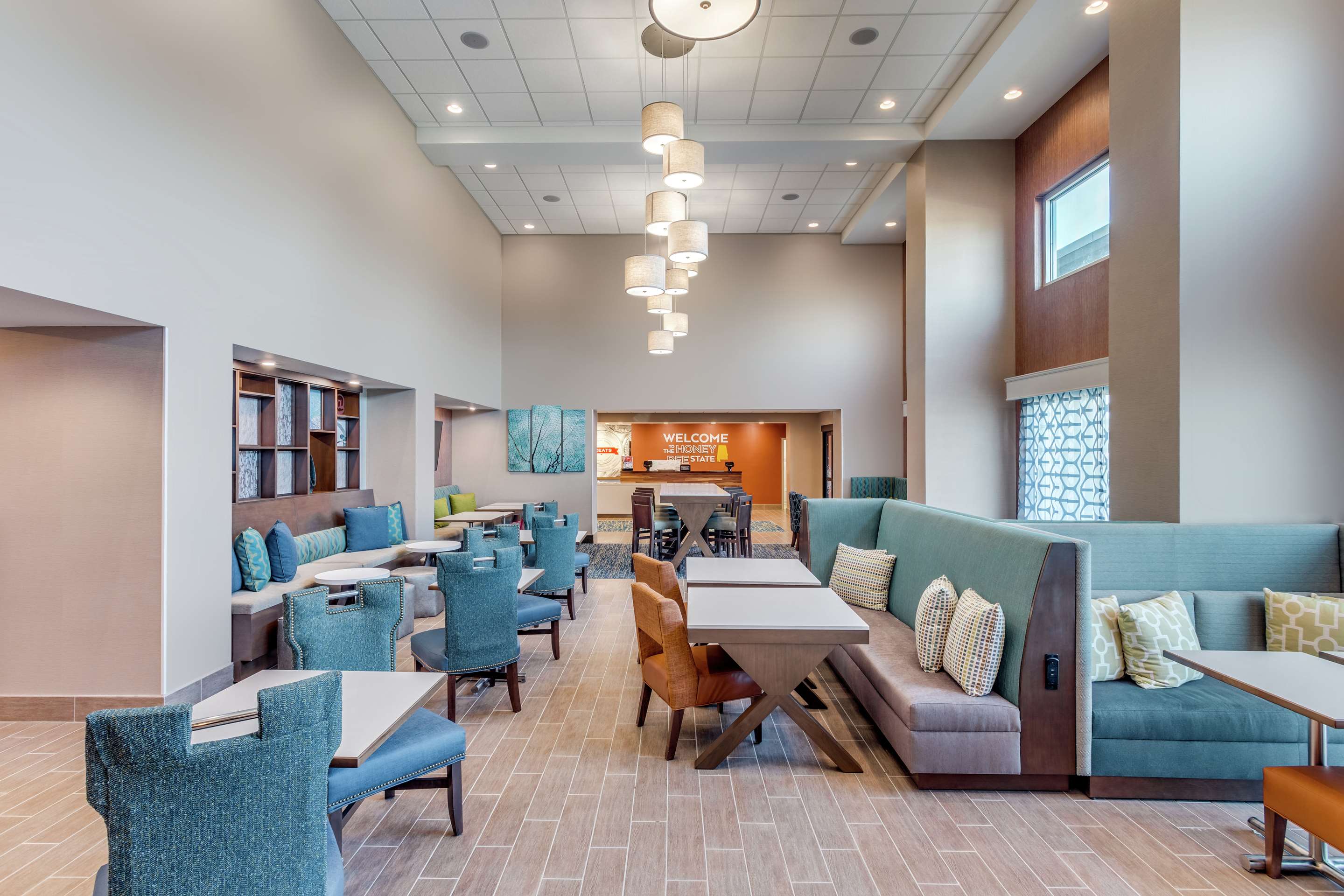 Breakfast Area | Hampton Inn & Suites Saraland Mobile