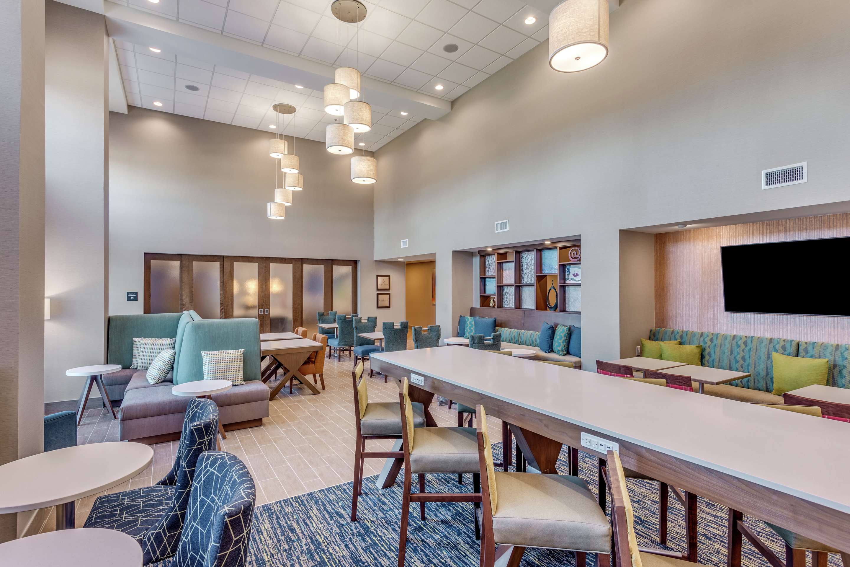 Lobby | Hampton Inn & Suites Saraland Mobile