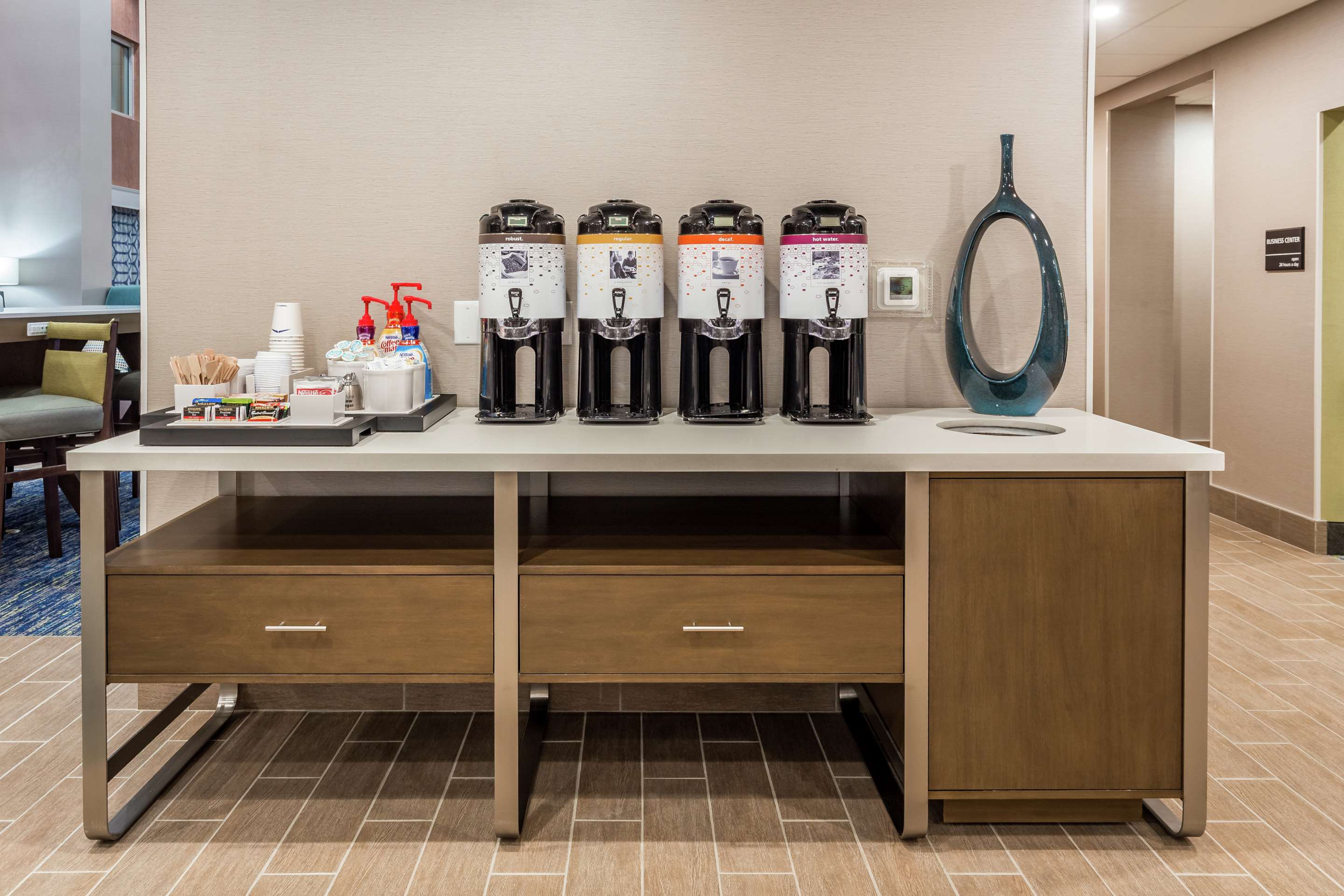 Lobby | Hampton Inn & Suites Saraland Mobile