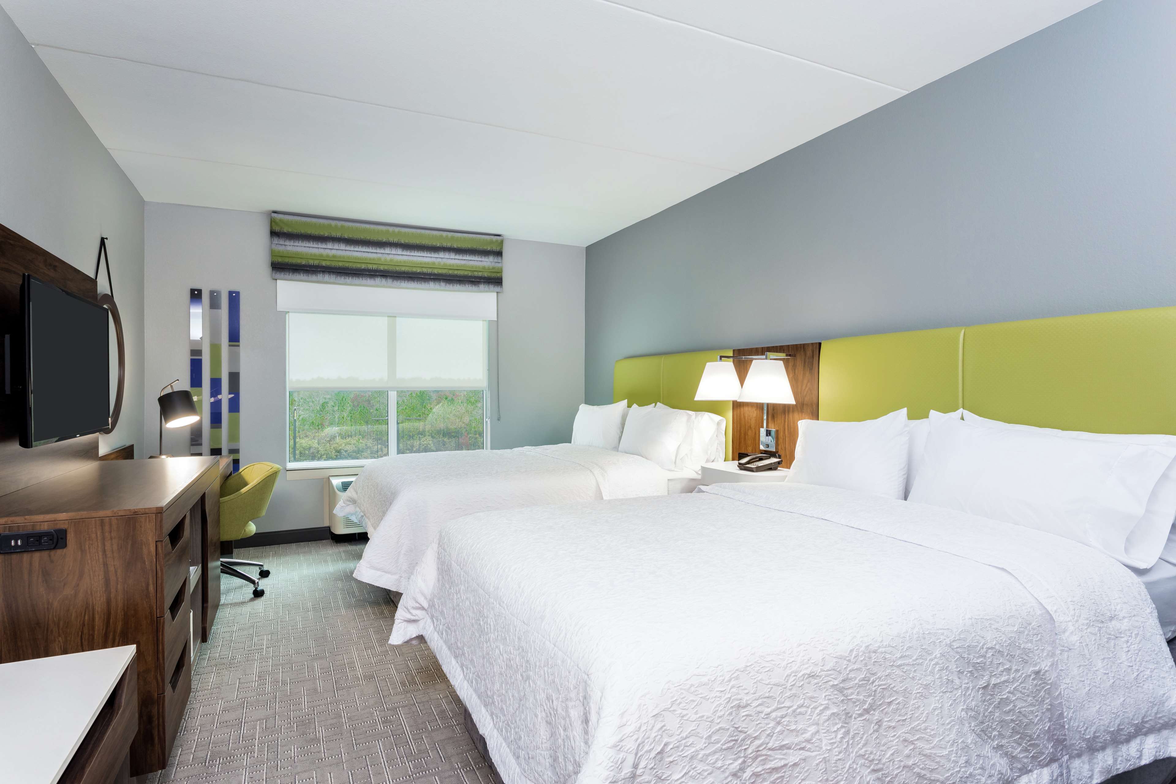 Hampton Inn & Suites Saraland Mobile AL Room Type - 2QN MOB HEARING ACC TUB NS
