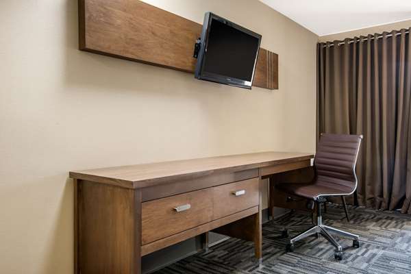  - Quality Inn & Conference Centre Orillia