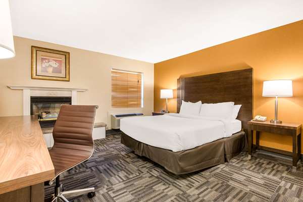 Suite - Quality Inn & Conference Centre Orillia