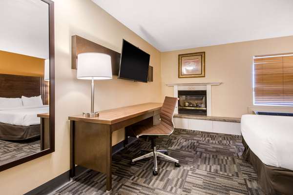 Suite - Quality Inn & Conference Centre Orillia