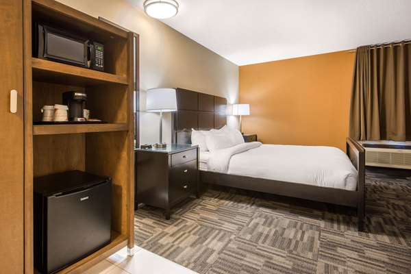 Suite - Quality Inn & Conference Centre Orillia