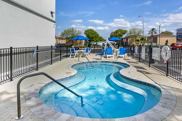 Pool - Sleep Inn & Suites Tampa