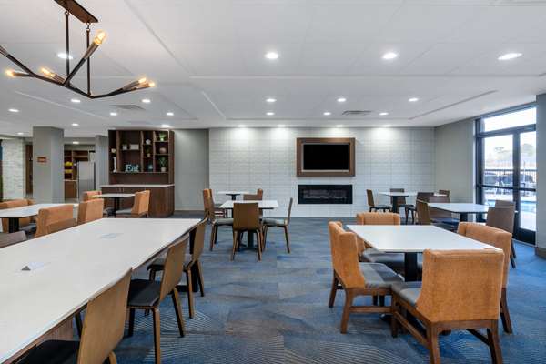  - La Quinta Inn & Suites Albany