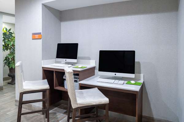 Conference Area - La Quinta Inn & Suites Albany