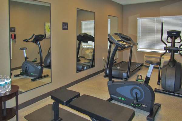 Fitness/ Exercise Room - Econo Lodge Inn & Suites Cedartown