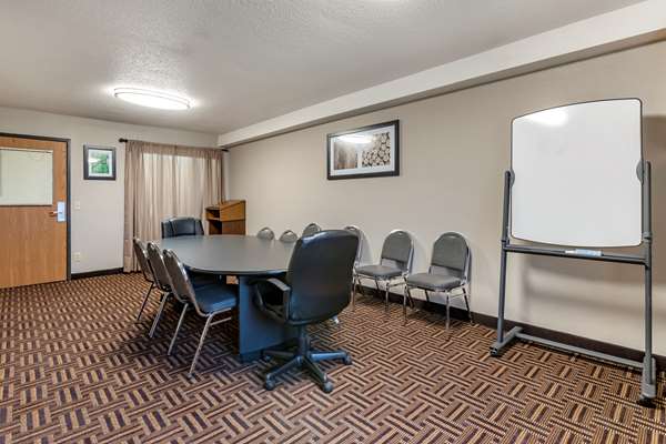 Conference Area - Quality Inn Creston