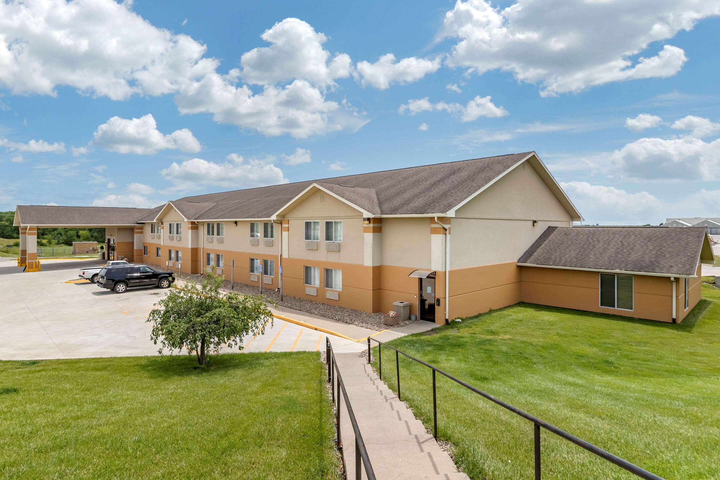 Hotel exterior | Quality Inn-Creston
