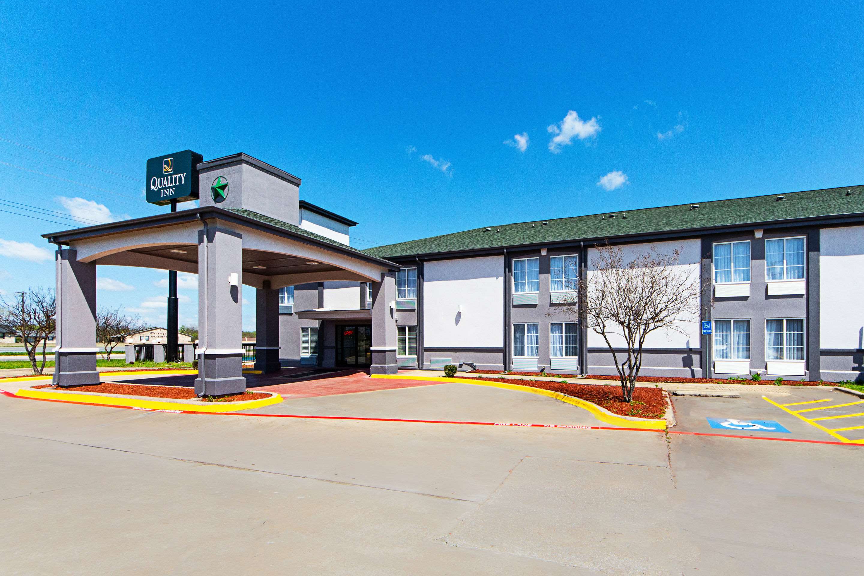 Hotel exterior | Quality Inn Greenville I-30