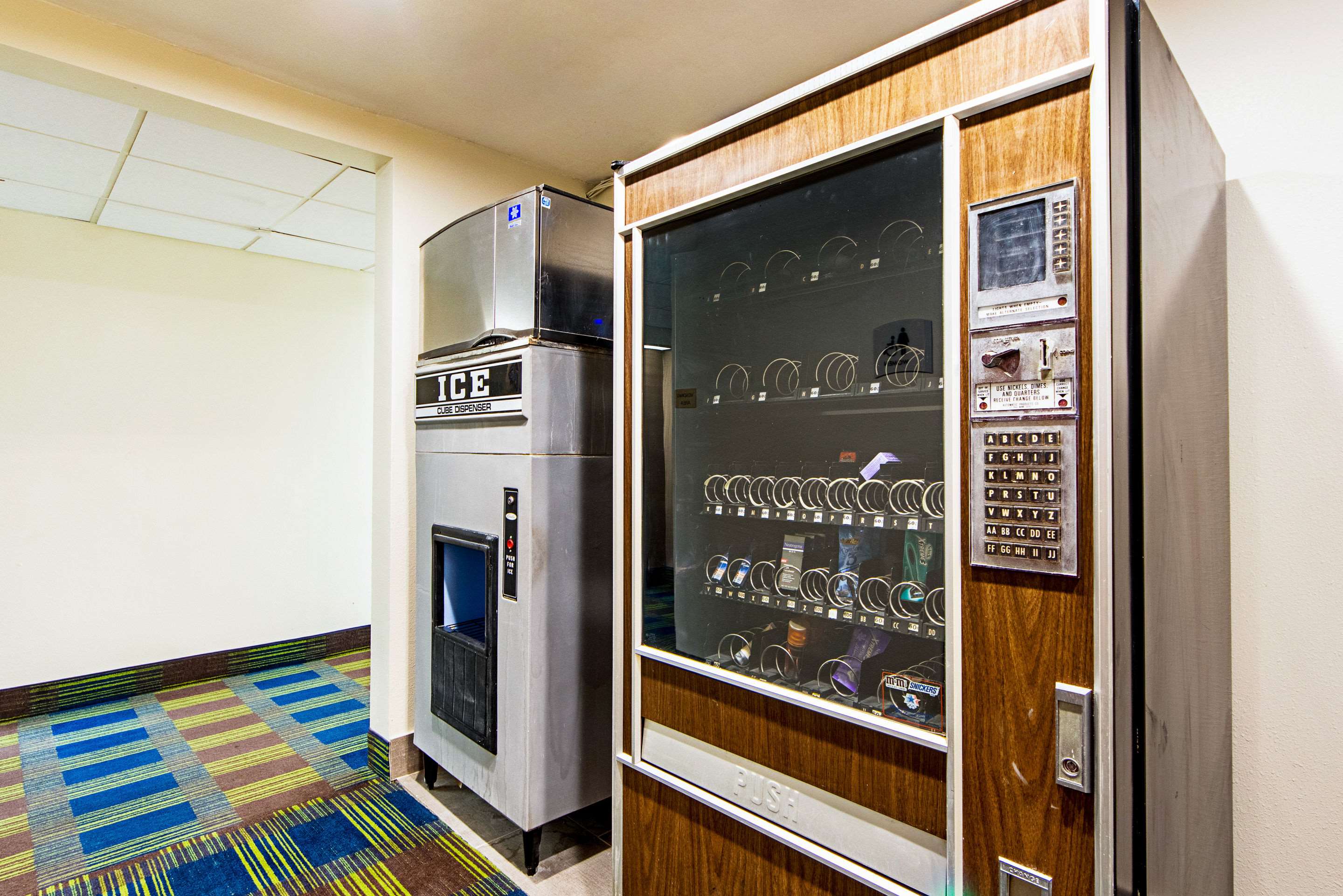 Hotel vending area | Quality Inn Greenville I-30